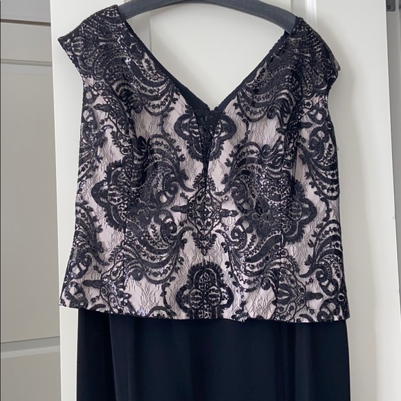 Dress - Picture 2 of 4